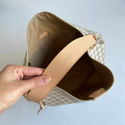 BAG Louis Vuitton Beige Traditional