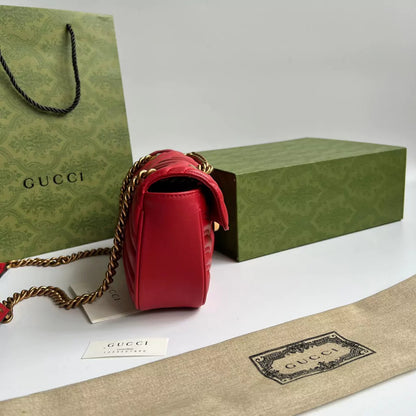 Bag Gucci Marmont Matelassê Red