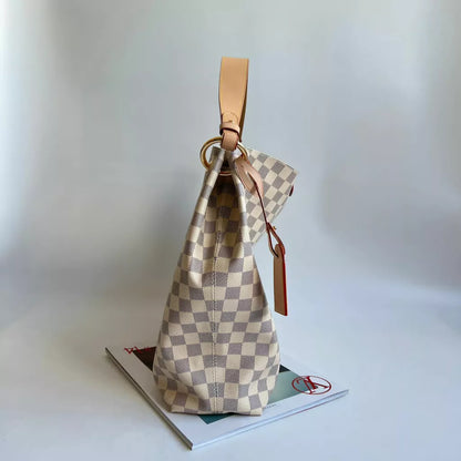 BAG Louis Vuitton Beige Traditional