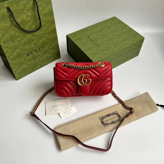 Bag Gucci Marmont Matelassê Red